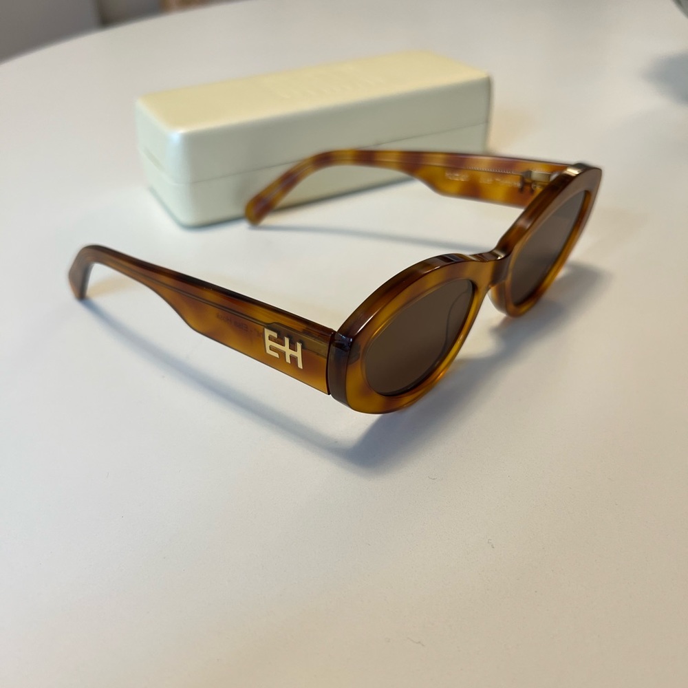 Chimi sunglasses collab with Elsa Hosk